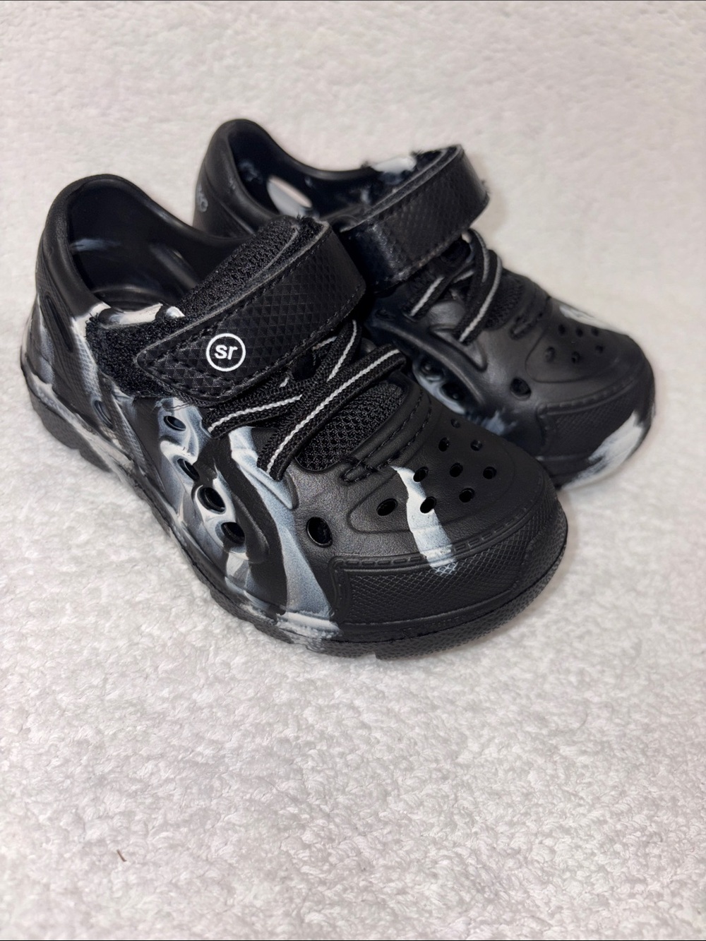 Stride Rite ocean Black and White Kids Water sandal  with Hook-and-Loop Strap 6